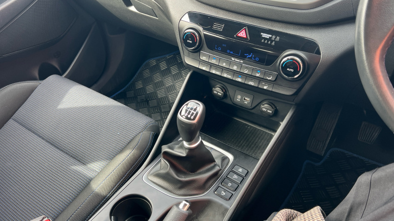 Hyundai Tucson 1.7 CRDi Blue Drive SE 5dr 2WD Diesel Estate